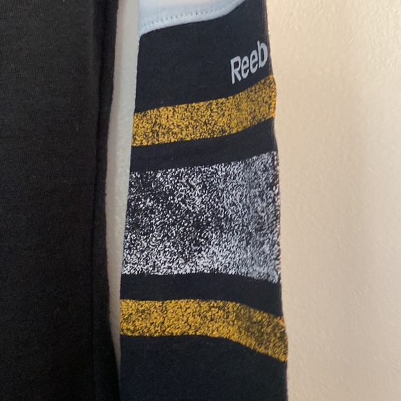 Long Sleeve Distressed Bruins Logo Medium - Picture 3 of 5